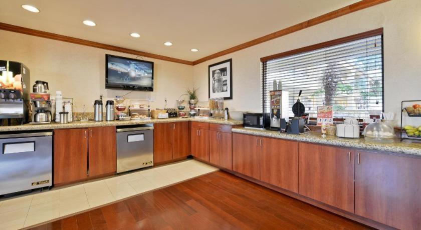 במוטל Super 8 By Wyndham Corpus Christi Northwest מראה חיצוני תמונה