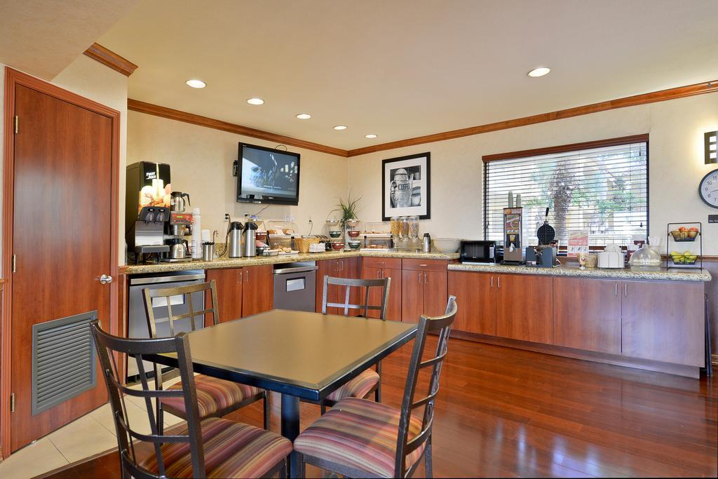 במוטל Super 8 By Wyndham Corpus Christi Northwest מראה חיצוני תמונה
